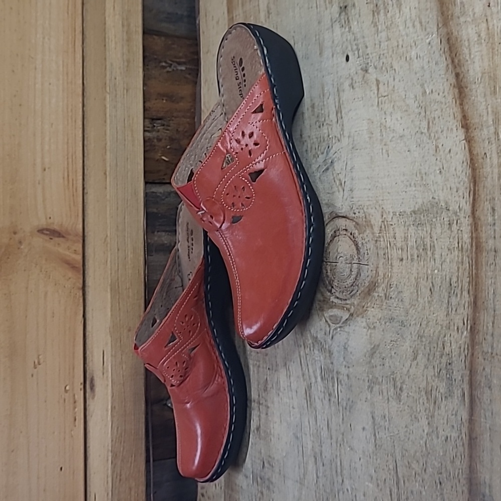 Womens Size 41 Spring Step clogs - Picture 2 of 7